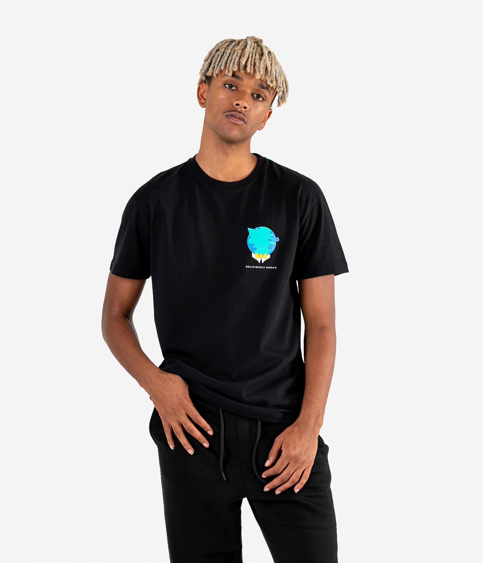 THE GRAPHIC T-SHIRT — PLANET BLACK